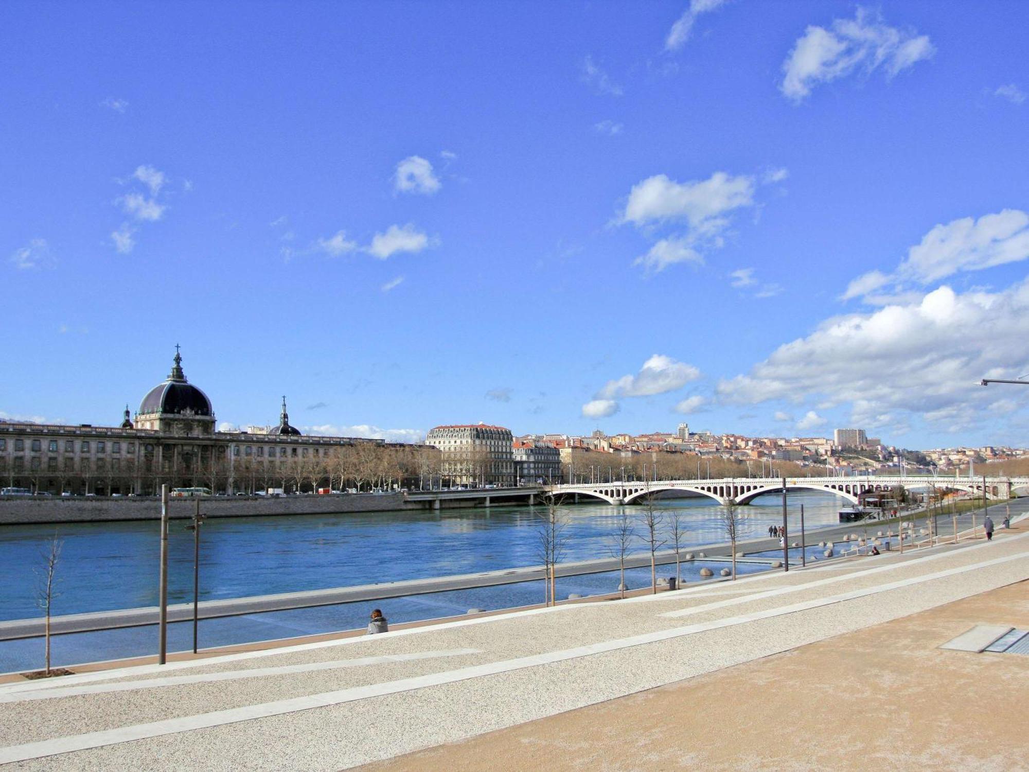 ibis budget Lyon Centre Confluence Eksteriør billede